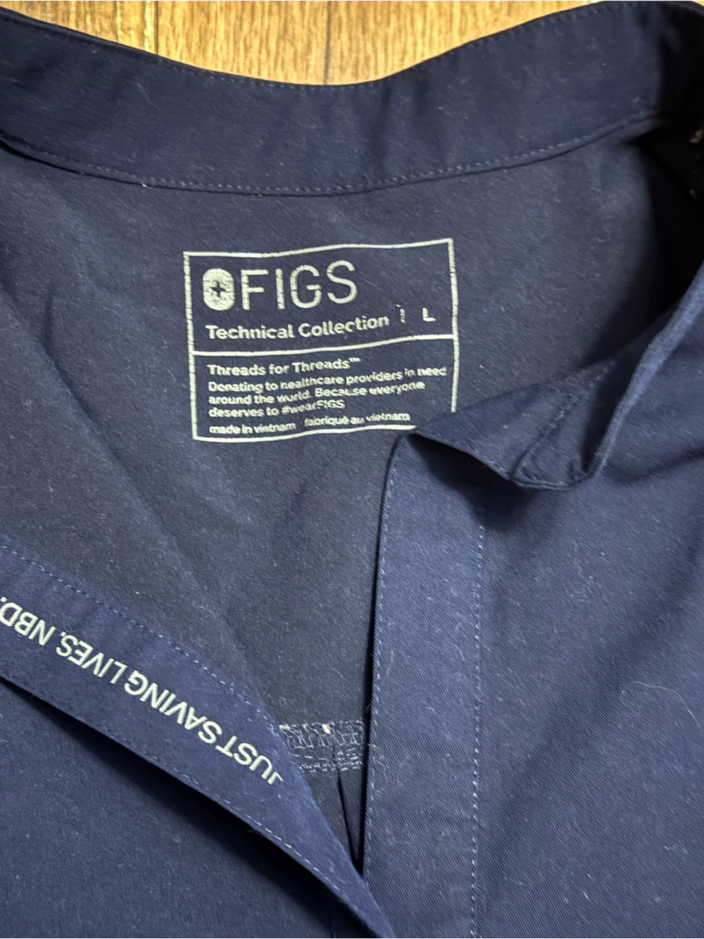 FIGS Rafaela scrub top navy size large L - Picture 3 of 5